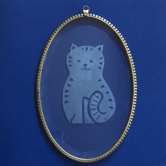 Cute Etched Cat in Oval Glass Wall Plaque - Picture 4 of 8
